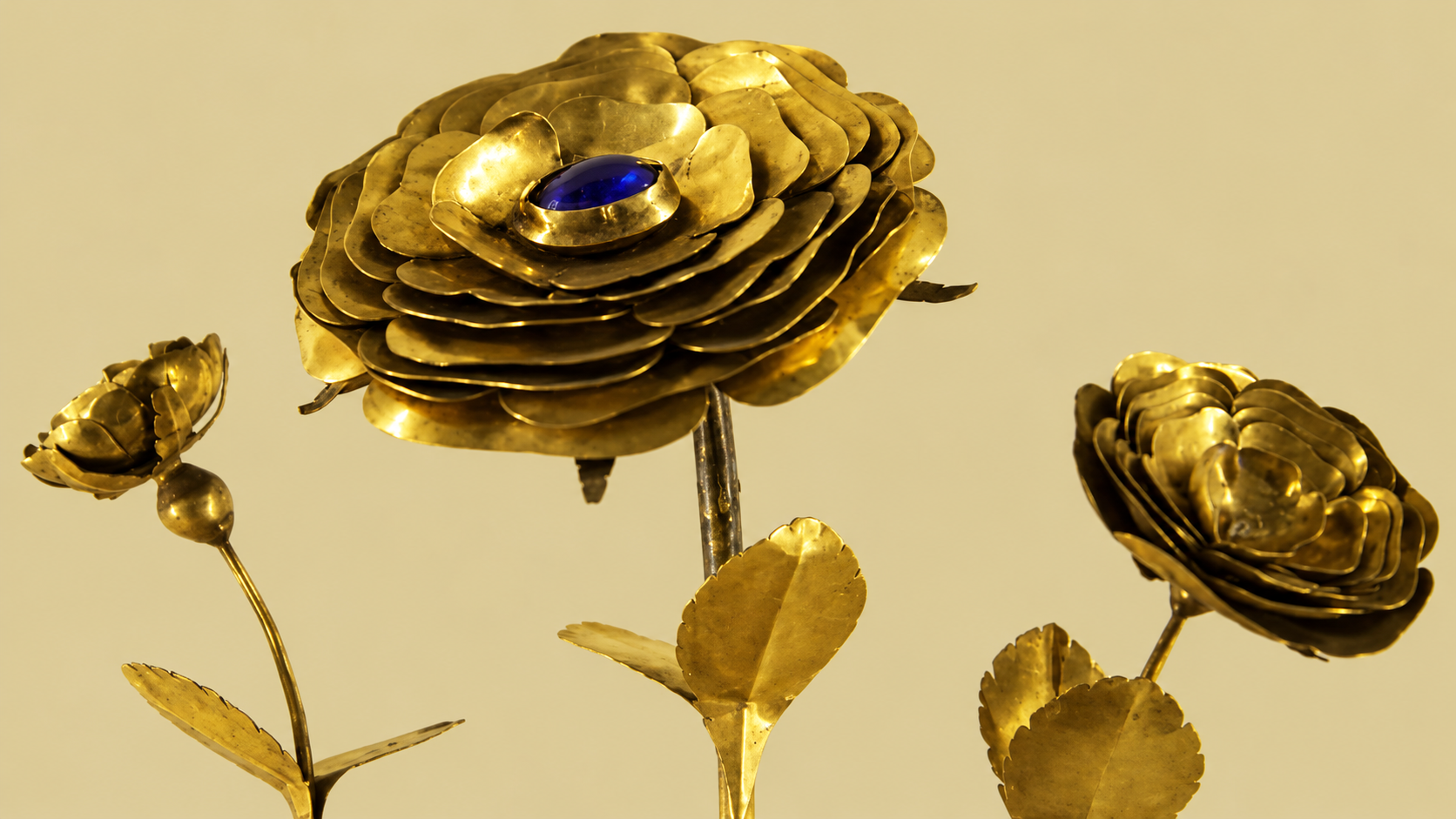 What 1,000 years of golden roses tell us about popes’ authority and ...